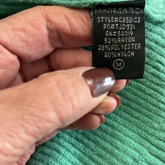 Cyrus Women's long sleeve cable knit sweater, pale mint green, Size M - Picture 6 of 14